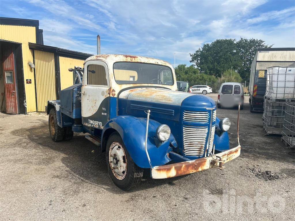 VOLVO L 224 K - Vontató: 4 kép. VOLVO L 224 K - Vontató: 4 kép.