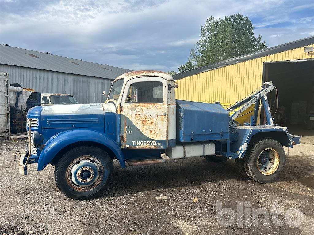 VOLVO L 224 K - Vontató: 1 kép. VOLVO L 224 K - Vontató: 1 kép.