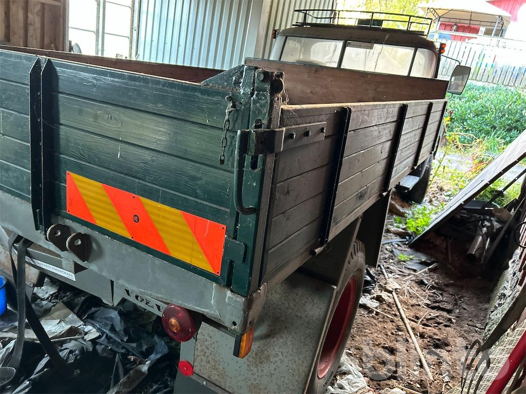 Platós teherautó VOLVO L 475 Reparationsobjekt: 21 kép. Platós teherautó VOLVO L 475 Reparationsobjekt: 21 kép.