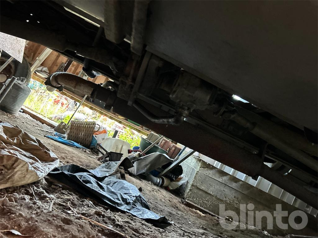 Platós teherautó VOLVO L 475 Reparationsobjekt: 16 kép. Platós teherautó VOLVO L 475 Reparationsobjekt: 16 kép.