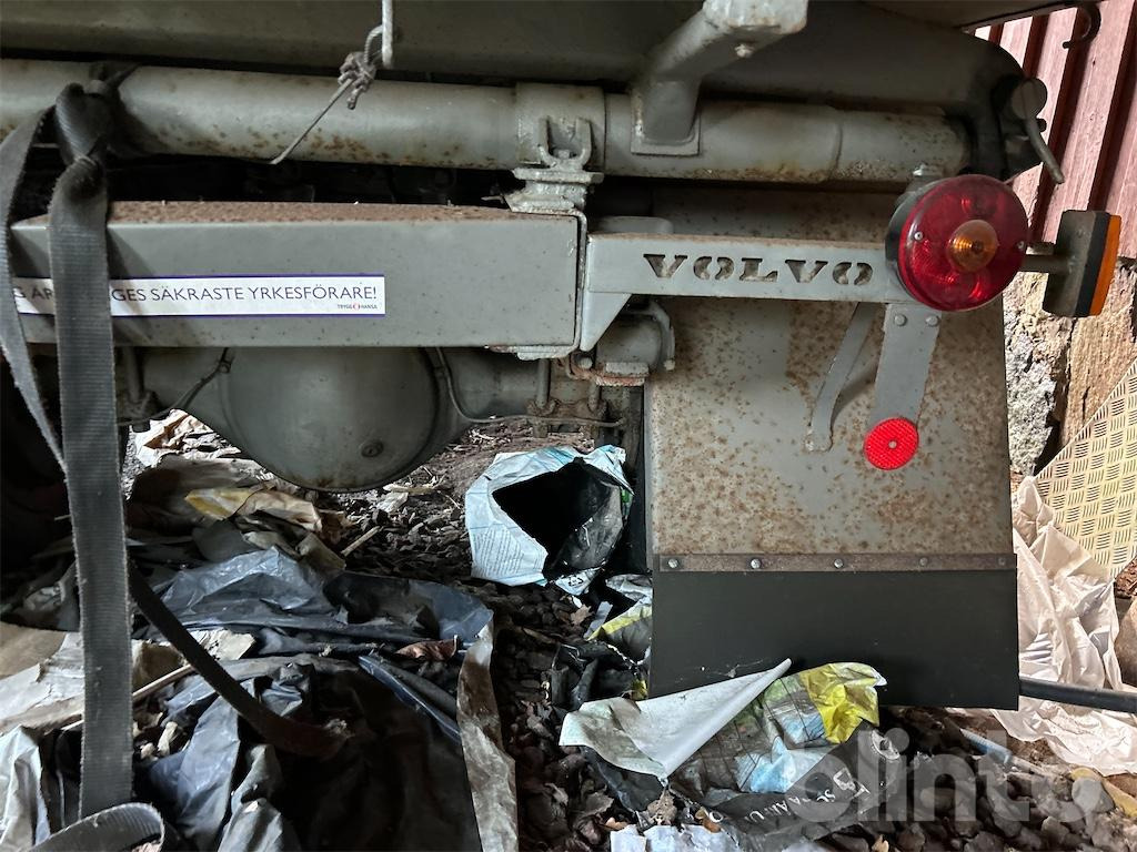Platós teherautó VOLVO L 475 Reparationsobjekt: 23 kép. Platós teherautó VOLVO L 475 Reparationsobjekt: 23 kép.
