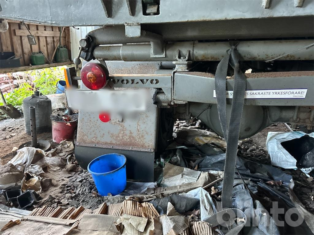 Platós teherautó VOLVO L 475 Reparationsobjekt: 24 kép. Platós teherautó VOLVO L 475 Reparationsobjekt: 24 kép.