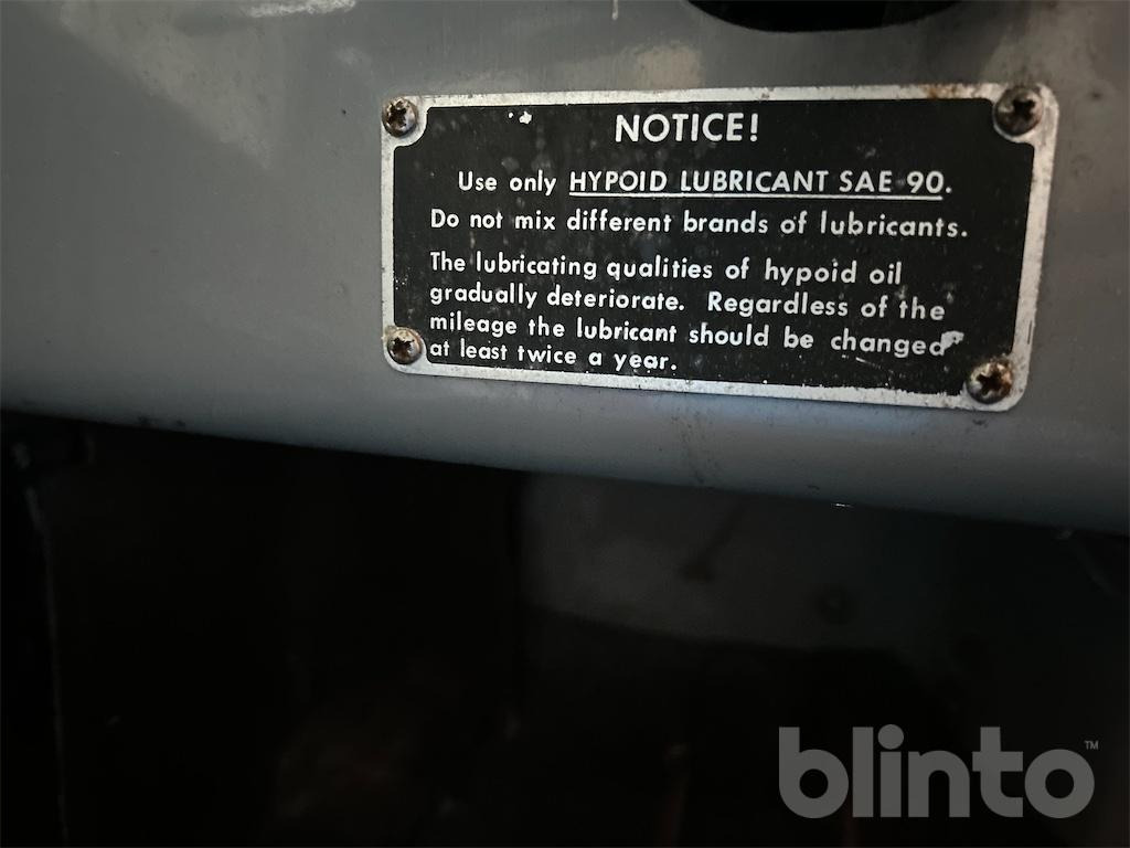 Platós teherautó VOLVO L 475 Reparationsobjekt: 46 kép. Platós teherautó VOLVO L 475 Reparationsobjekt: 46 kép.