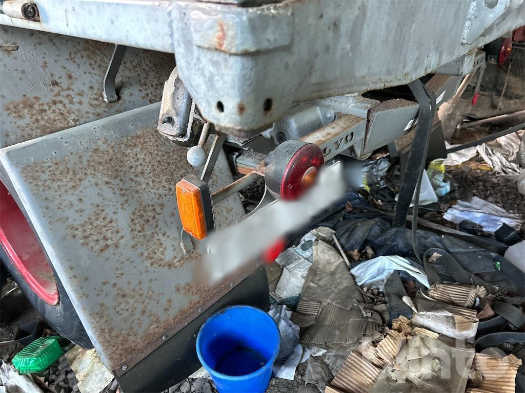 Platós teherautó VOLVO L 475 Reparationsobjekt: 27 kép. Platós teherautó VOLVO L 475 Reparationsobjekt: 27 kép.