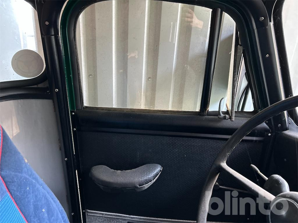 Platós teherautó VOLVO L 475 Reparationsobjekt: 48 kép. Platós teherautó VOLVO L 475 Reparationsobjekt: 48 kép.