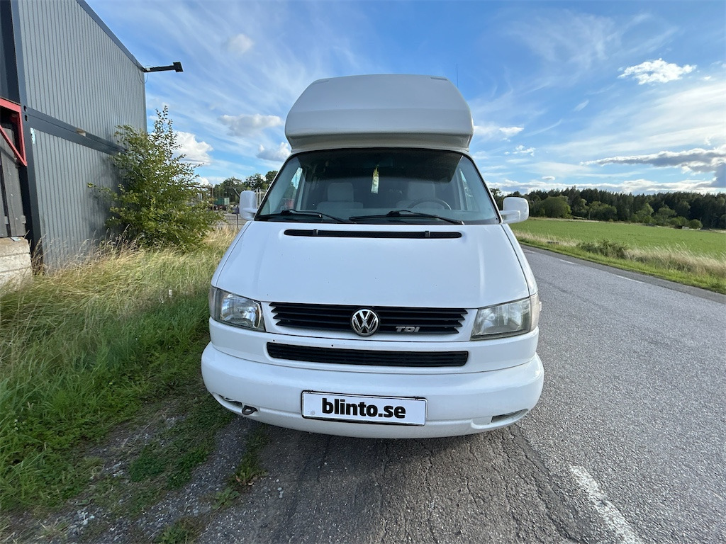 VW TRANSPORTER - Kempingautó: 2 kép. VW TRANSPORTER - Kempingautó: 2 kép.