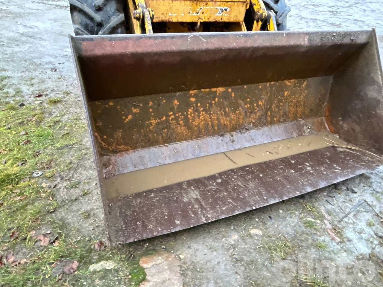 Gumikerekes homlokrakodó Volvo BM LM641: 16 kép.