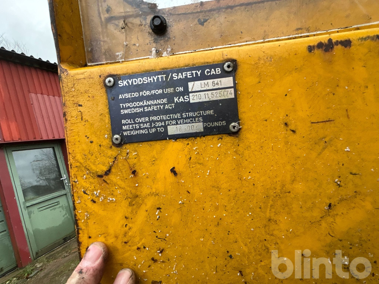 Gumikerekes homlokrakodó Volvo BM LM641: 46 kép.