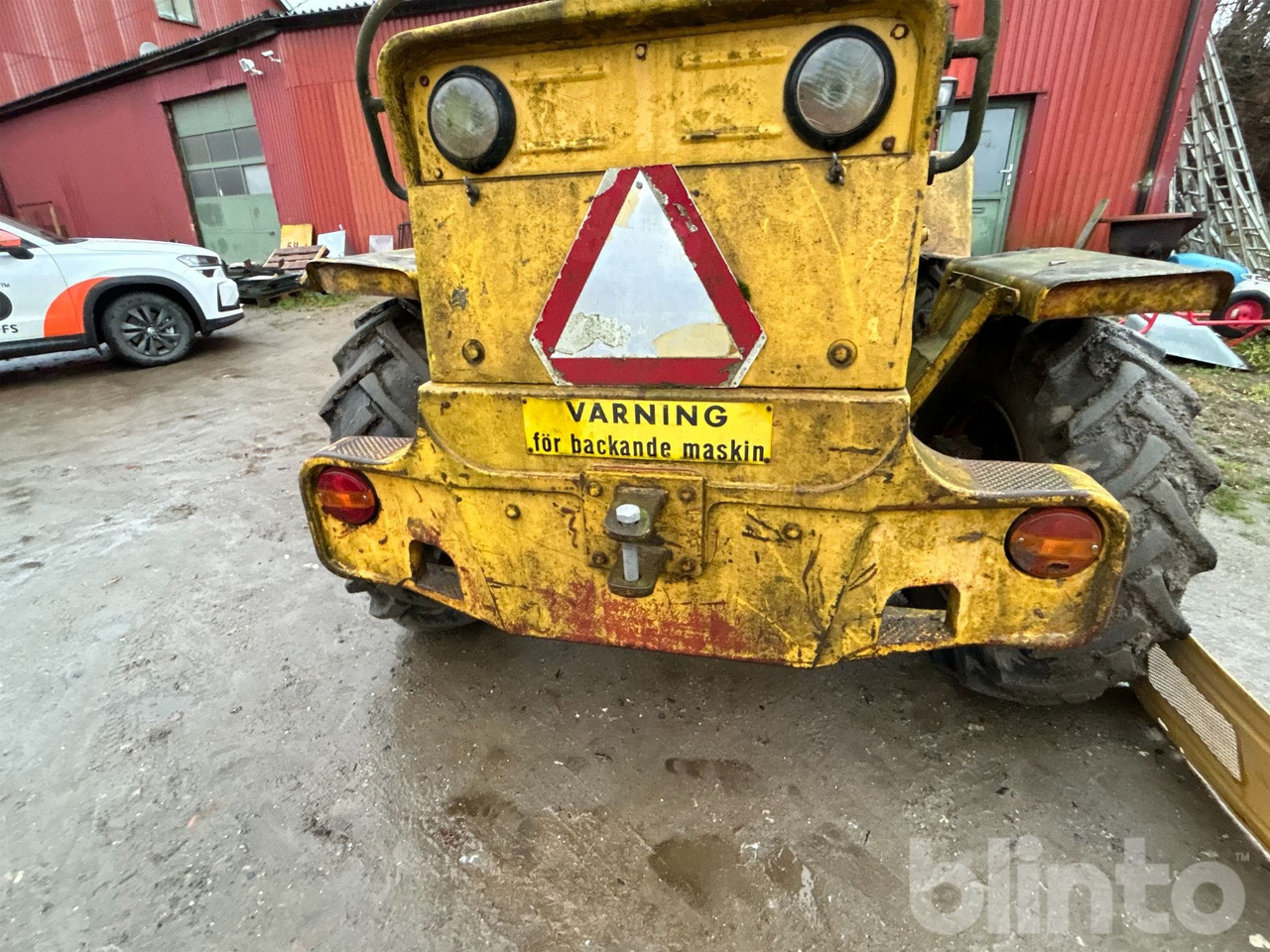 Gumikerekes homlokrakodó Volvo BM LM641: 34 kép.