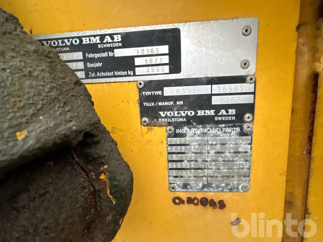 Gumikerekes homlokrakodó Volvo BM LM641: 24 kép.