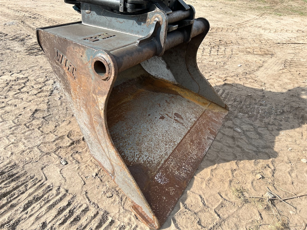 Volvo EC220 EL - Lánctalpas kotró: 5 kép. Volvo EC220 EL - Lánctalpas kotró: 5 kép.