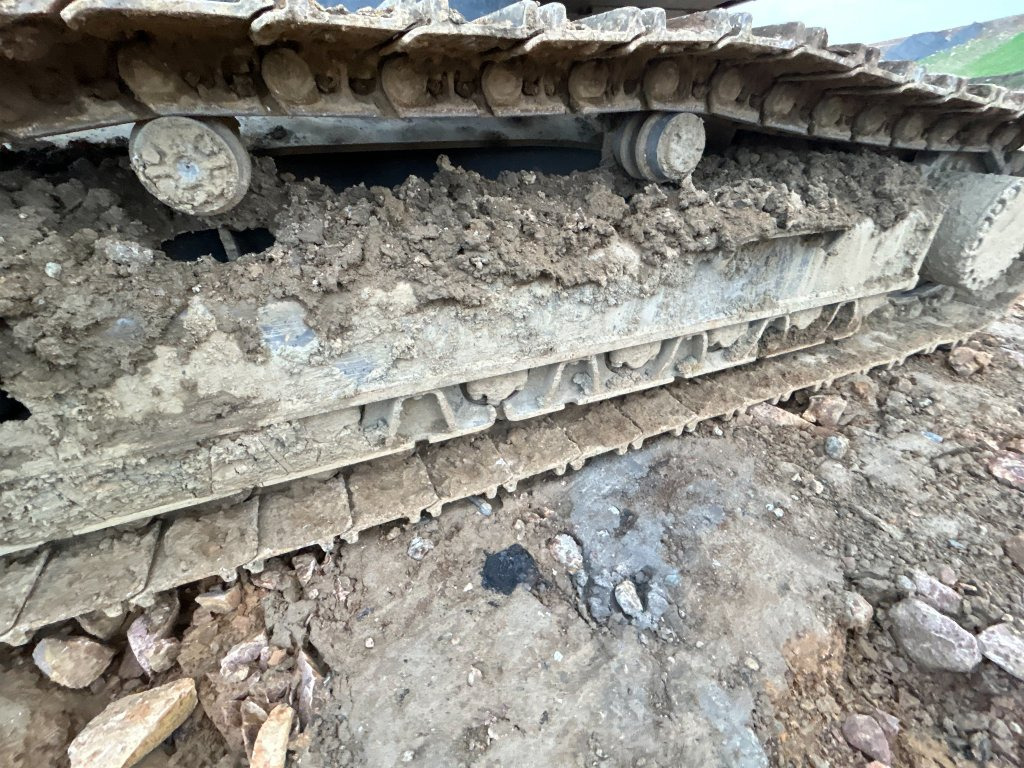 Lánctalpas kotró Volvo EC300EL: 31 kép. Lánctalpas kotró Volvo EC300EL: 31 kép.