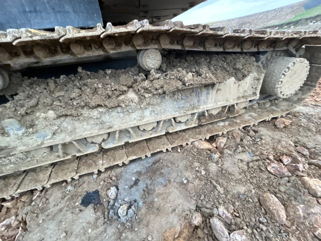 Lánctalpas kotró Volvo EC300EL: 32 kép. Lánctalpas kotró Volvo EC300EL: 32 kép.