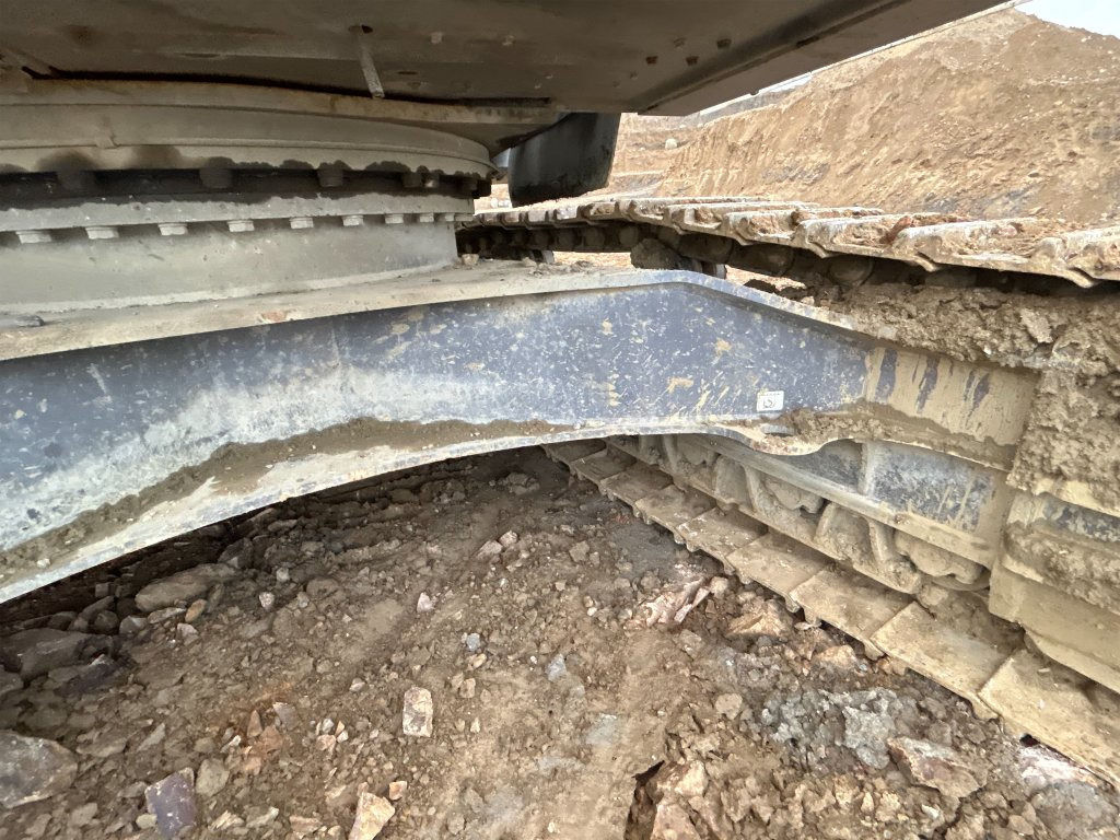 Lánctalpas kotró Volvo EC300EL: 46 kép. Lánctalpas kotró Volvo EC300EL: 46 kép.