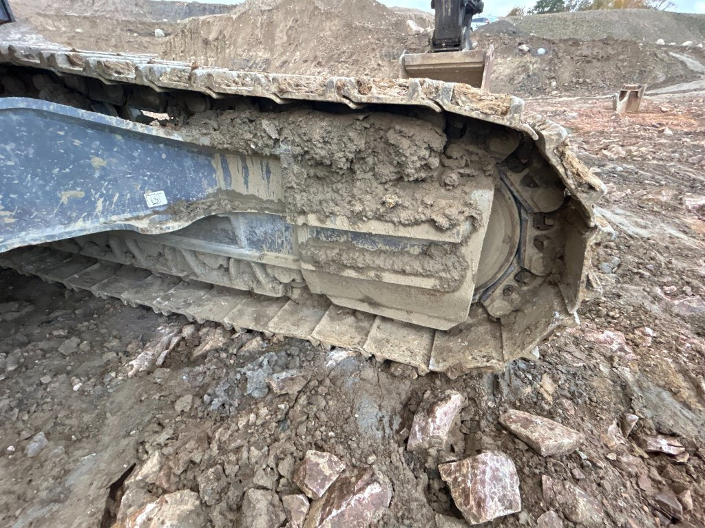 Lánctalpas kotró Volvo EC300EL: 47 kép. Lánctalpas kotró Volvo EC300EL: 47 kép.