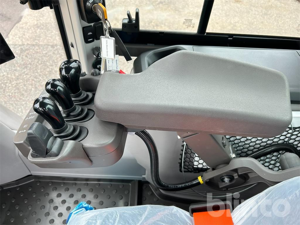 Gumikerekes homlokrakodó Volvo L70H Ny!: 18 kép.
