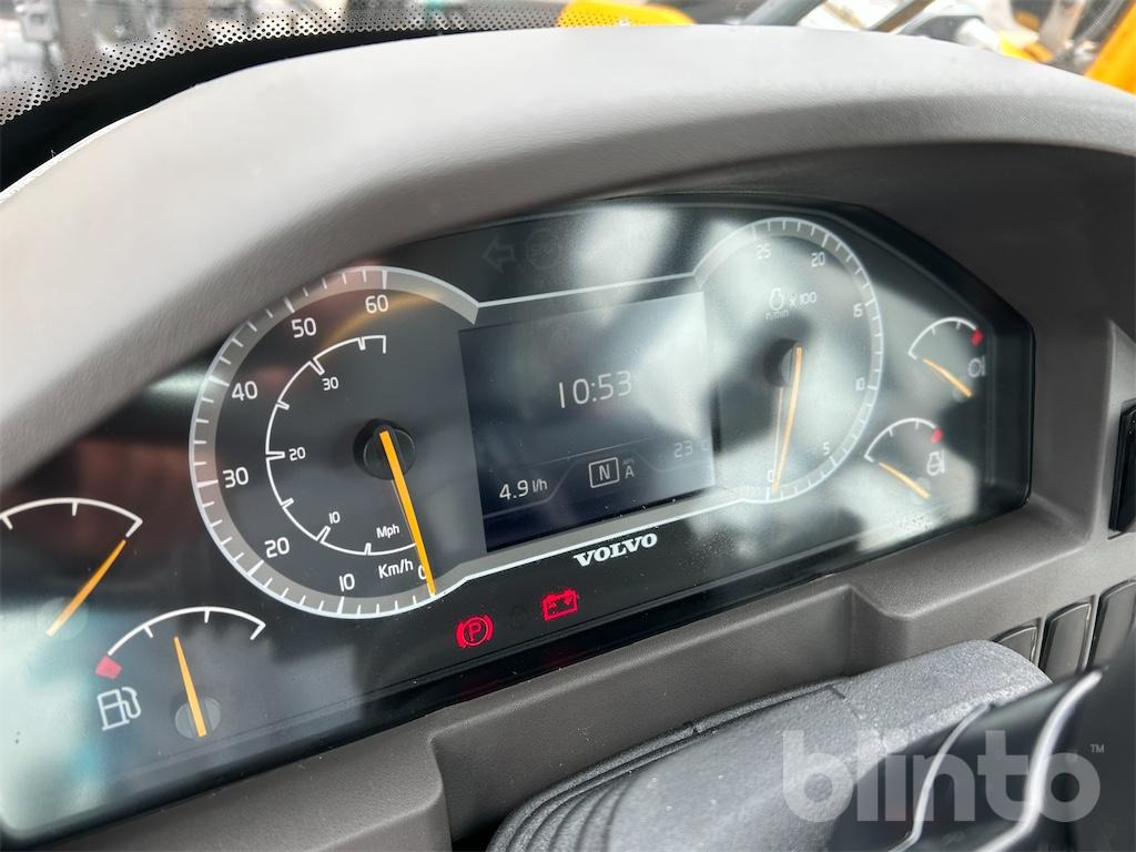 Gumikerekes homlokrakodó Volvo L70H Ny!: 20 kép.