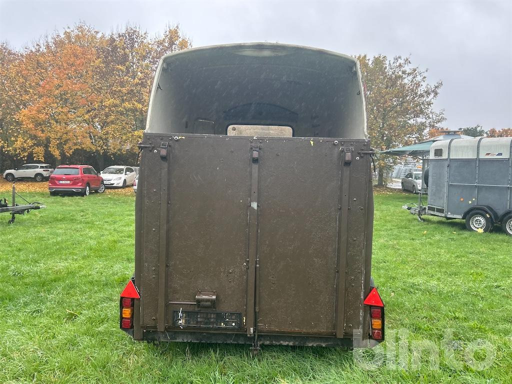 Westfalia 120 882 (1989) - Lószállító utánfutó: 5 kép. Westfalia 120 882 (1989) - Lószállító utánfutó: 5 kép.