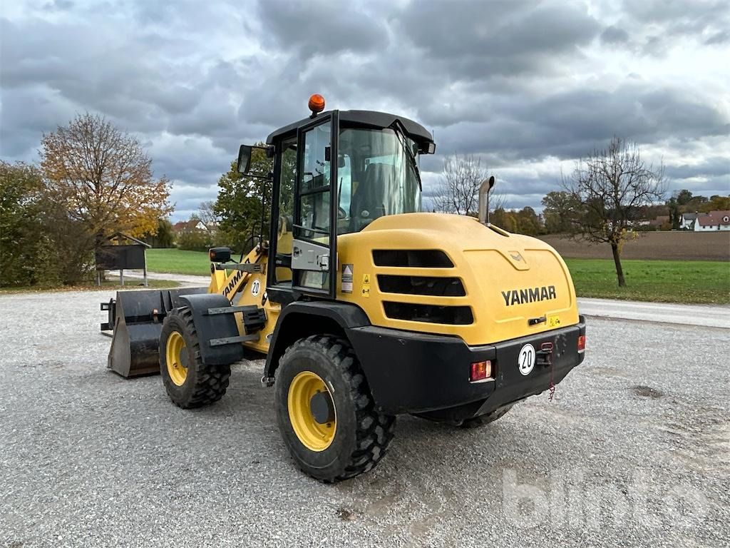 Yanmar V 120 (2019) - Gumikerekes homlokrakodó: 3 kép. Yanmar V 120 (2019) - Gumikerekes homlokrakodó: 3 kép.