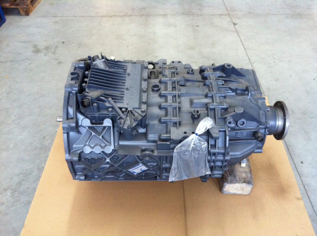 CAMBIO ZF ASTRONIC 12AS2330TD - Sebességváltó: 1 kép. CAMBIO ZF ASTRONIC 12AS2330TD - Sebességváltó: 1 kép.