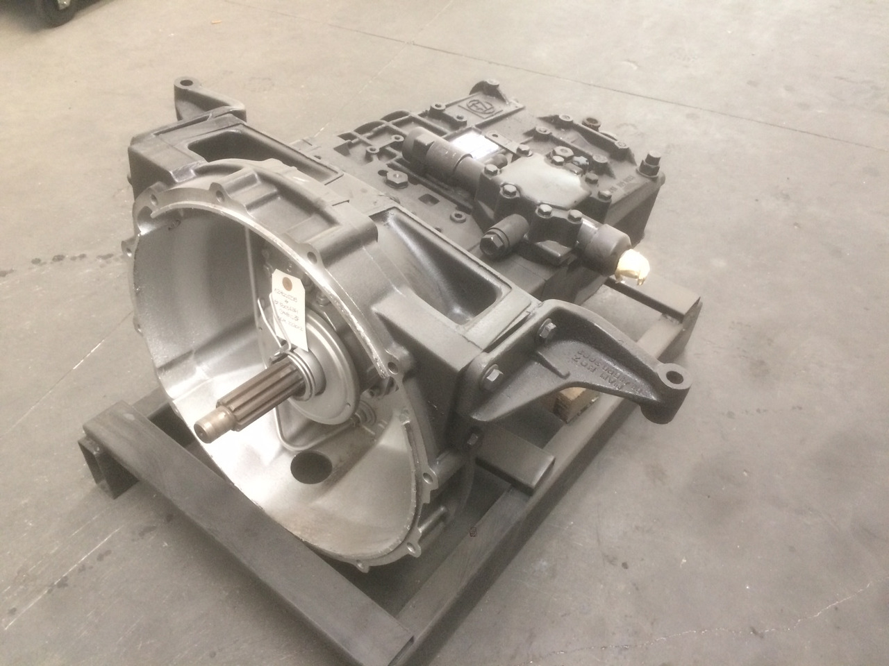 CAMBIO ZF ECOLITE S6-36 - Sebességváltó: 1 kép. CAMBIO ZF ECOLITE S6-36 - Sebességváltó: 1 kép.