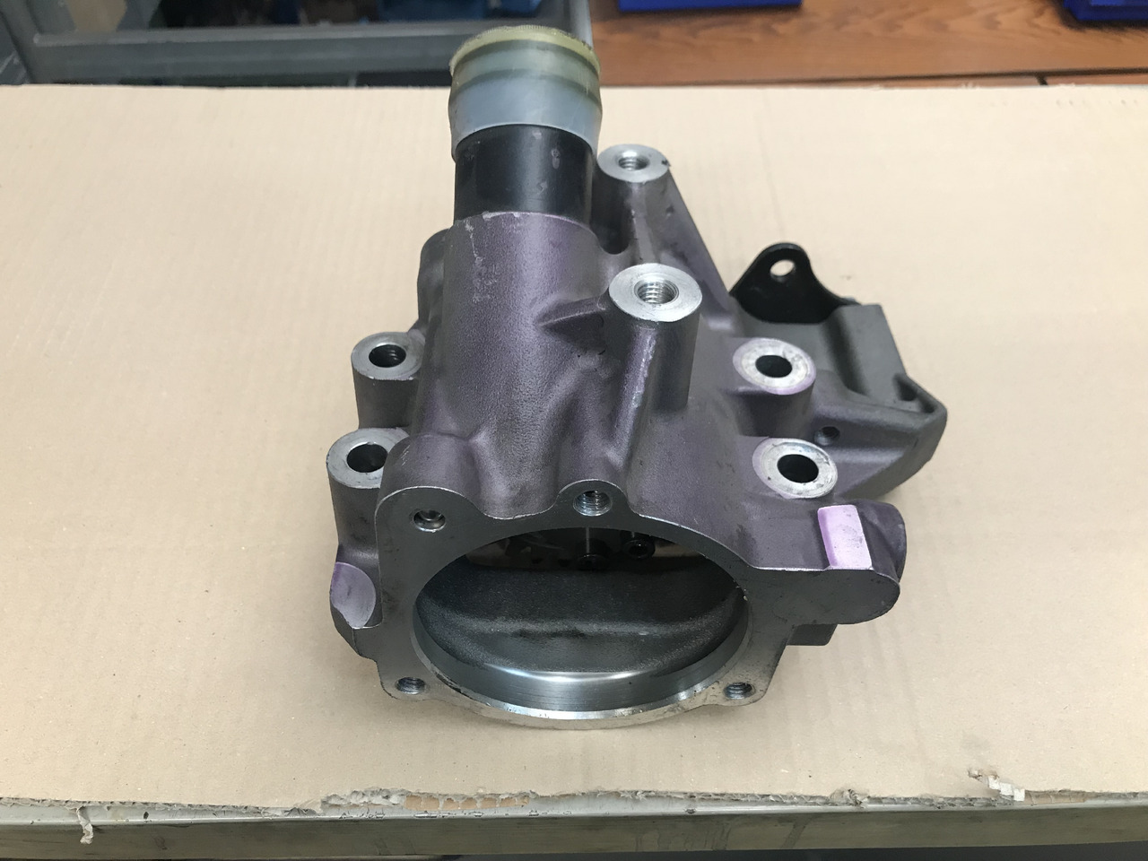 CARCASSA RIDUTTORE ASSEMBLAGGIO POMPA CARBURANTE ALTA PRESSIONE MAN 51385075020 - Üzemanyag szivattyú - Teherautó: 3 kép. CARCASSA RIDUTTORE ASSEMBLAGGIO POMPA CARBURANTE ALTA PRESSIONE MAN 51385075020 - Üzemanyag szivattyú - Teherautó: 3 kép.