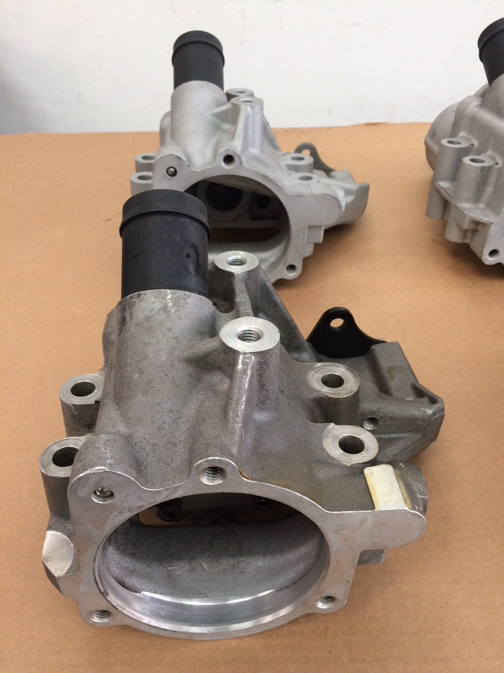 CARCASSA RIDUTTORE PER POMPA CARBURANTE ALTA PRESSIONE - MOTORI MAN D2066 / D2676 - Üzemanyagrendszer - Teherautó: 3 kép. CARCASSA RIDUTTORE PER POMPA CARBURANTE ALTA PRESSIONE - MOTORI MAN D2066 / D2676 - Üzemanyagrendszer - Teherautó: 3 kép.