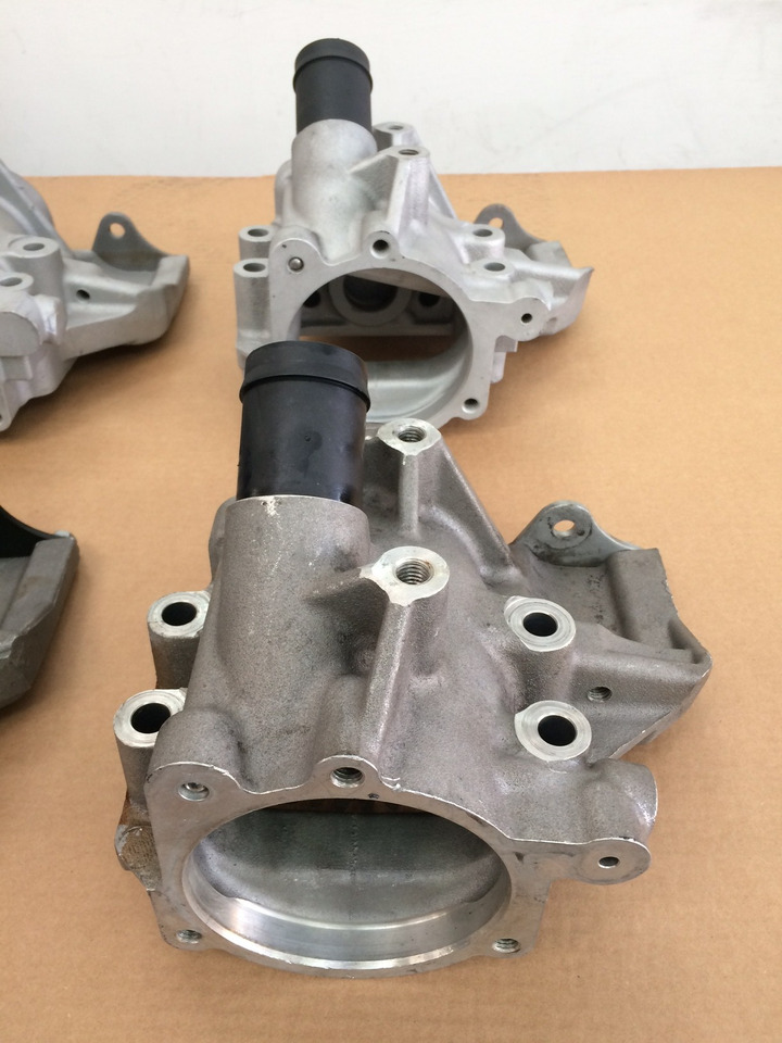CARCASSA RIDUTTORE PER POMPA CARBURANTE ALTA PRESSIONE - MOTORI MAN D2066 / D2676 - Üzemanyag szivattyú - Teherautó: 2 kép. CARCASSA RIDUTTORE PER POMPA CARBURANTE ALTA PRESSIONE - MOTORI MAN D2066 / D2676 - Üzemanyag szivattyú - Teherautó: 2 kép.