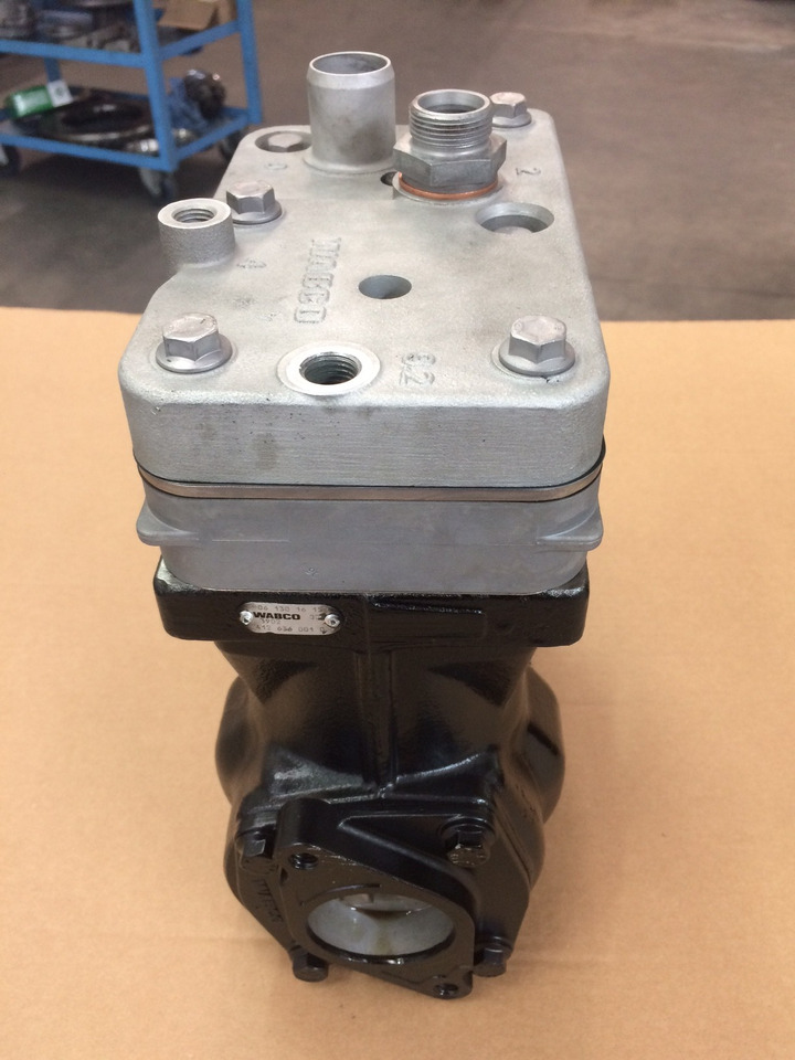 COMPRESSORE ARIA BICILINDRICO MOTORE MERCEDES OM906 - Légkompresszor: 3 kép. COMPRESSORE ARIA BICILINDRICO MOTORE MERCEDES OM906 - Légkompresszor: 3 kép.