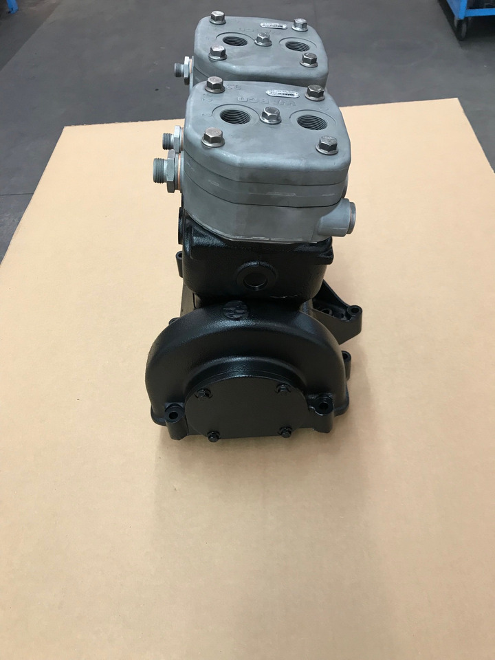 COMPRESSORE ARIA BICILINDRICO RAFFREDDATO AD ACQUA - MAN 51541007190 - Légkompresszor: 4 kép. COMPRESSORE ARIA BICILINDRICO RAFFREDDATO AD ACQUA - MAN 51541007190 - Légkompresszor: 4 kép.