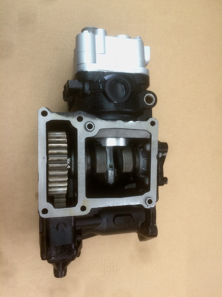 COMPRESSORE ARIA MONOCILINDRICO CON PRESA DI FORZA MAN / KNORR - Légkompresszor: 1 kép. COMPRESSORE ARIA MONOCILINDRICO CON PRESA DI FORZA MAN / KNORR - Légkompresszor: 1 kép.