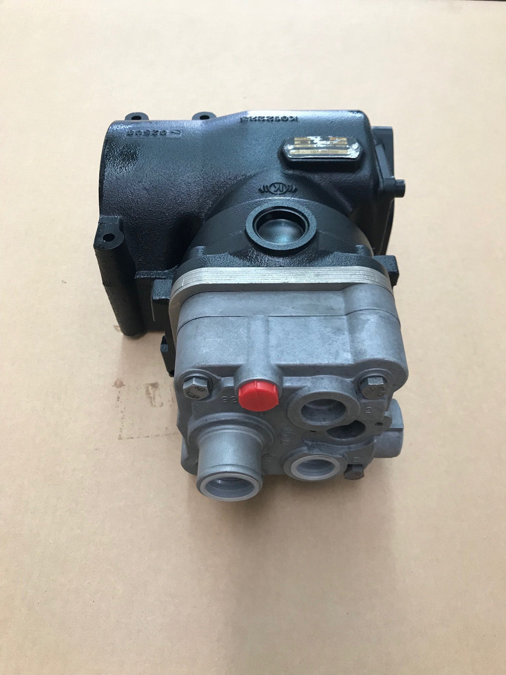 COMPRESSORE ARIA MONOCILINDRICO MAN 51541007121 - Légkompresszor: 4 kép. COMPRESSORE ARIA MONOCILINDRICO MAN 51541007121 - Légkompresszor: 4 kép.
