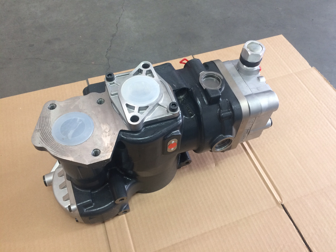 COMPRESSORE ARIA RIF. MAN 51541007117 - 51541007205 - 51541007232 - 51541007247 - Légkompresszor: 2 kép. COMPRESSORE ARIA RIF. MAN 51541007117 - 51541007205 - 51541007232 - 51541007247 - Légkompresszor: 2 kép.