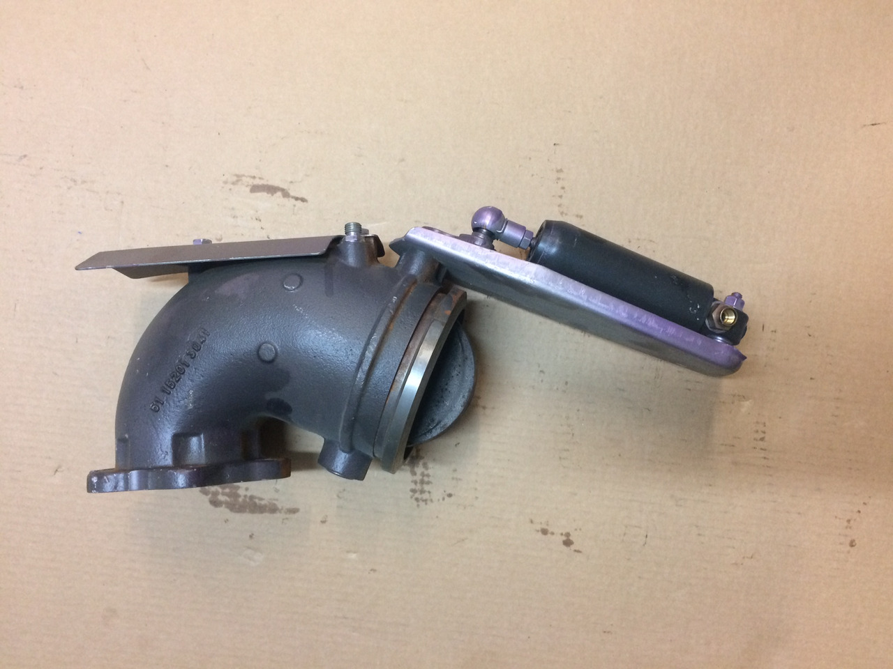 FRENO MOTORE ASSEMBLAGGIO MAN 51152016184 - Motor és alkatrészek - Teherautó: 1 kép. FRENO MOTORE ASSEMBLAGGIO MAN 51152016184 - Motor és alkatrészek - Teherautó: 1 kép.