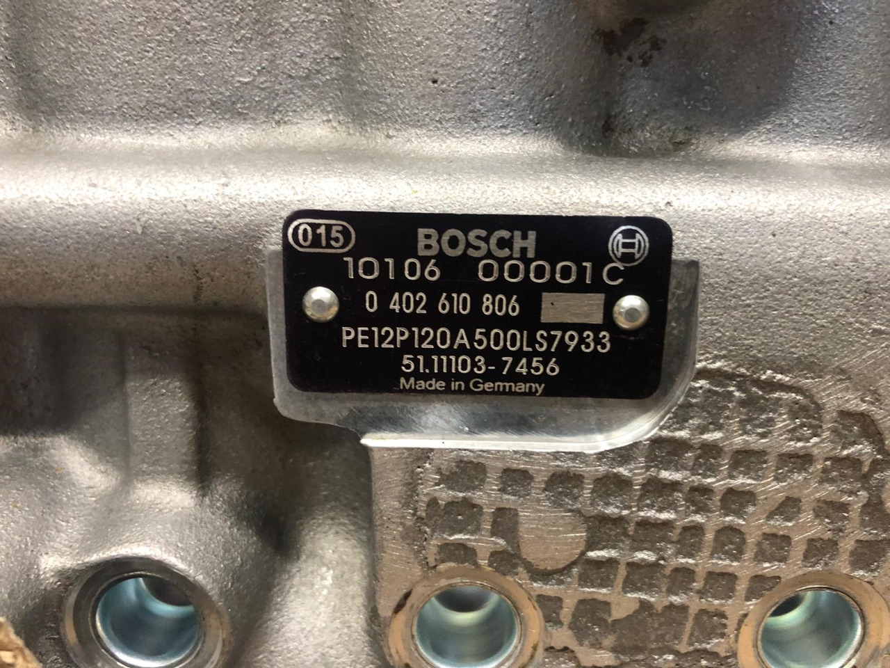 POMPA INIEZIONE MOTORE MAN D2842 - Üzemanyag szivattyú: 4 kép. POMPA INIEZIONE MOTORE MAN D2842 - Üzemanyag szivattyú: 4 kép.