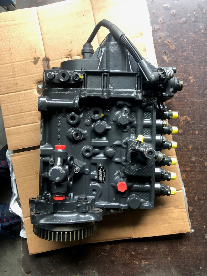 POMPA INIEZIONE RIF. BOSCH 0402796210 / RIF. MAN 51111037618 - Üzemanyag szivattyú: 5 kép. POMPA INIEZIONE RIF. BOSCH 0402796210 / RIF. MAN 51111037618 - Üzemanyag szivattyú: 5 kép.