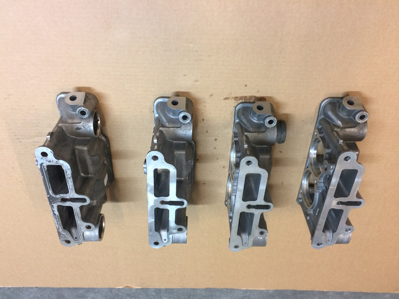 SCATOLA TERMOSTATO MAN 51064040102 - Termosztát - Teherautó: 1 kép. SCATOLA TERMOSTATO MAN 51064040102 - Termosztát - Teherautó: 1 kép.