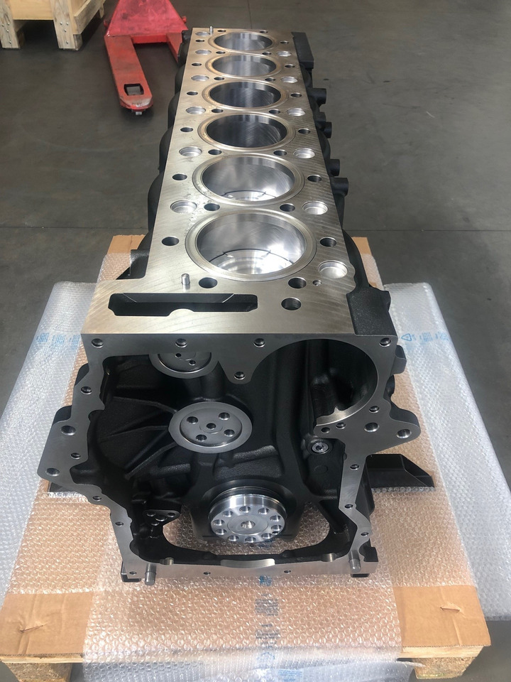 SHORTBLOCK / BLOCCO MOTORE MAN D2676 EURO6 (camion e bus) - Motorblokk - Teherautó: 3 kép. SHORTBLOCK / BLOCCO MOTORE MAN D2676 EURO6 (camion e bus) - Motorblokk - Teherautó: 3 kép.