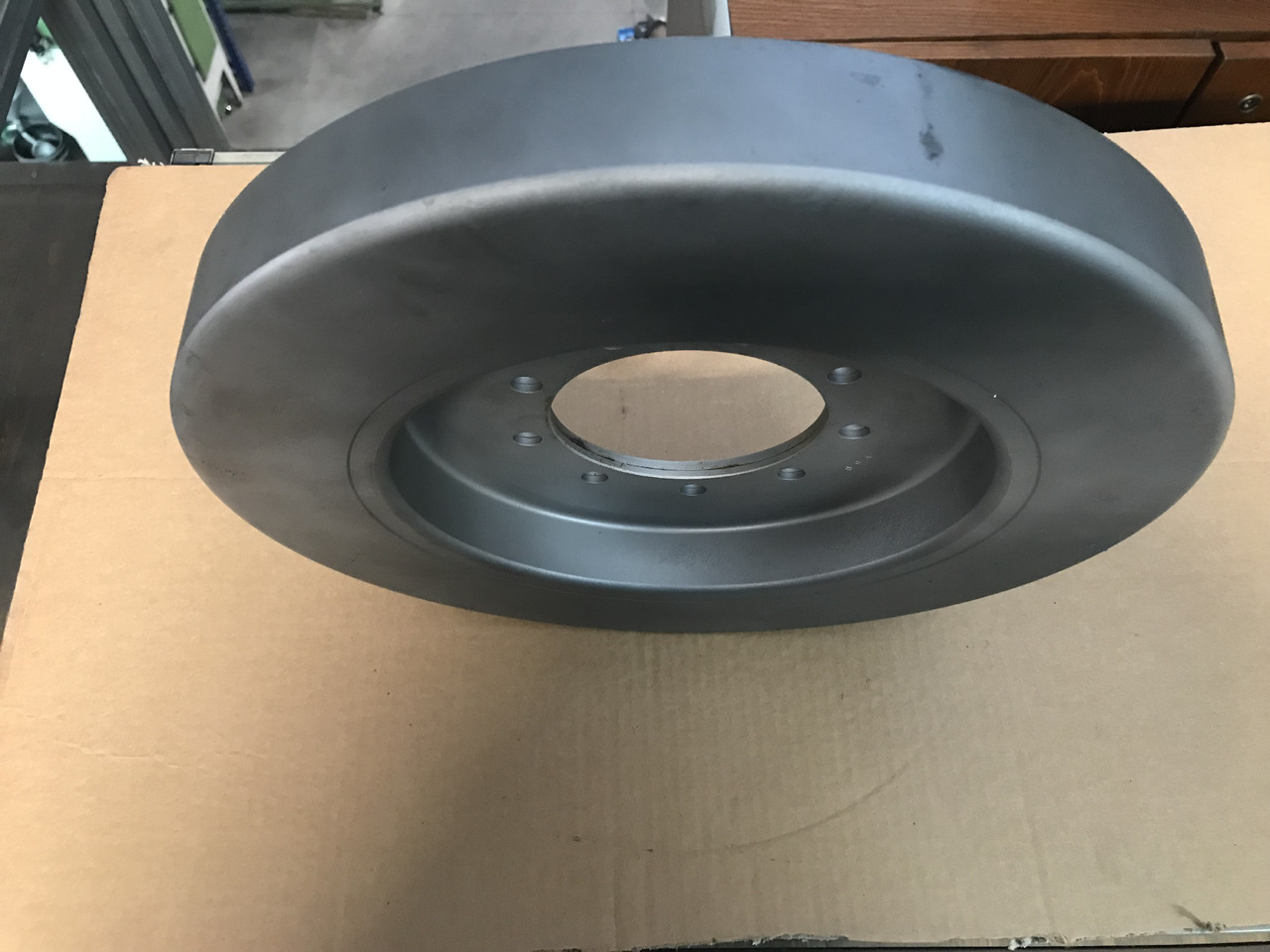 SMORZATORE VIBRAZIONI ALBERO A GOMITI MOTORE MAN D2066 / D2676 - Motor és alkatrészek - Teherautó: 3 kép. SMORZATORE VIBRAZIONI ALBERO A GOMITI MOTORE MAN D2066 / D2676 - Motor és alkatrészek - Teherautó: 3 kép.