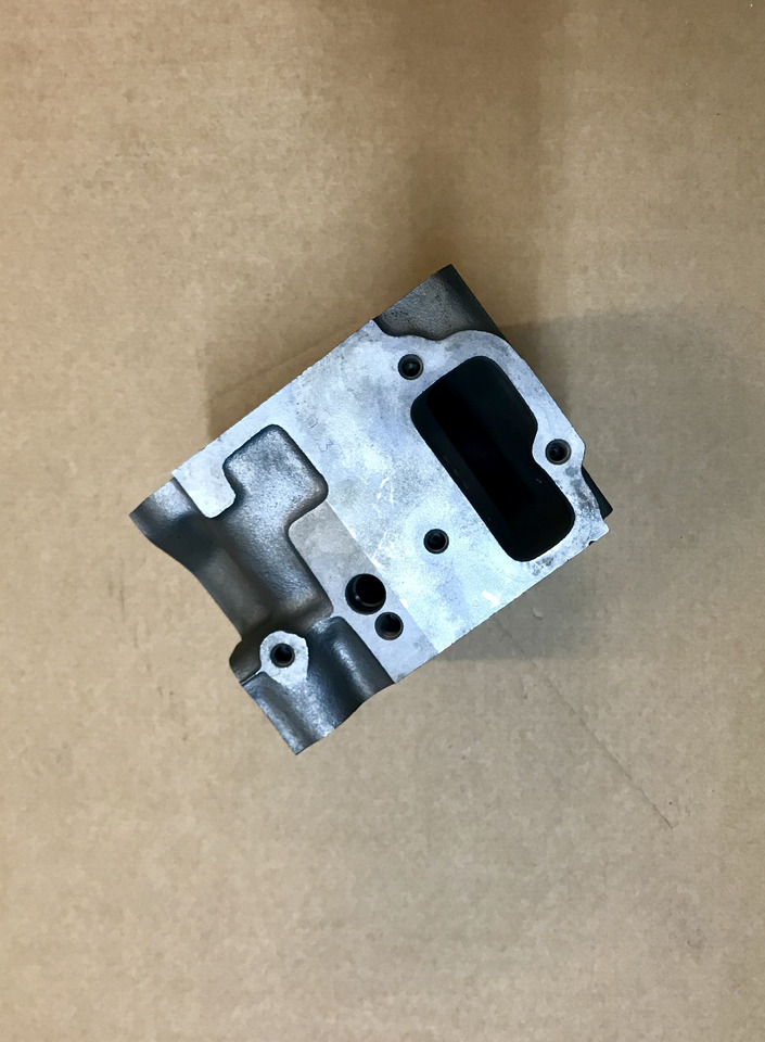 TESTATA MAN D2866 - D2876 - 4V - Motor fej: 3 kép. TESTATA MAN D2866 - D2876 - 4V - Motor fej: 3 kép.