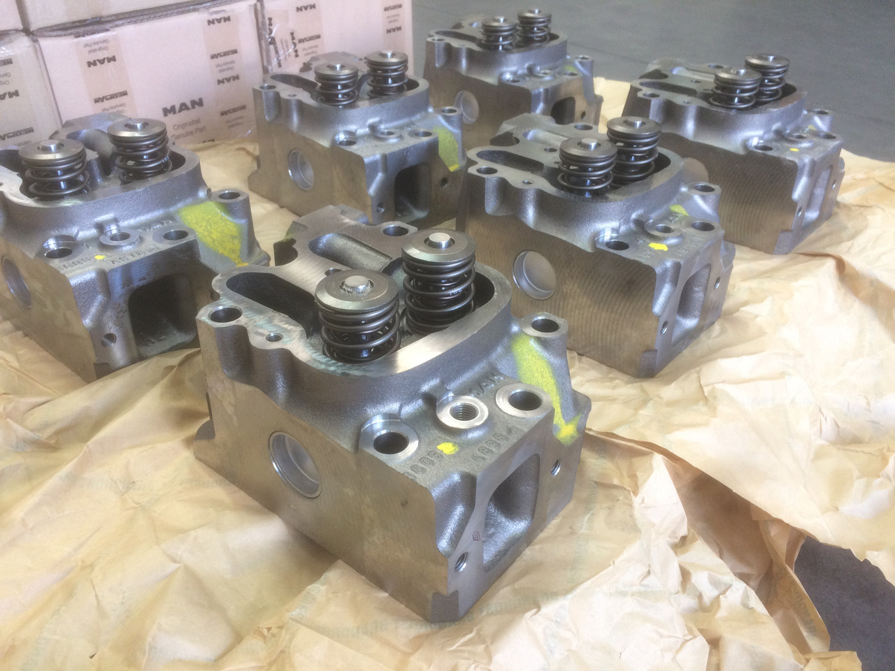 TESTATA MAN E2866 / E2876 / E2848 / E2842 - GAS - Motor fej: 4 kép. TESTATA MAN E2866 / E2876 / E2848 / E2842 - GAS - Motor fej: 4 kép.
