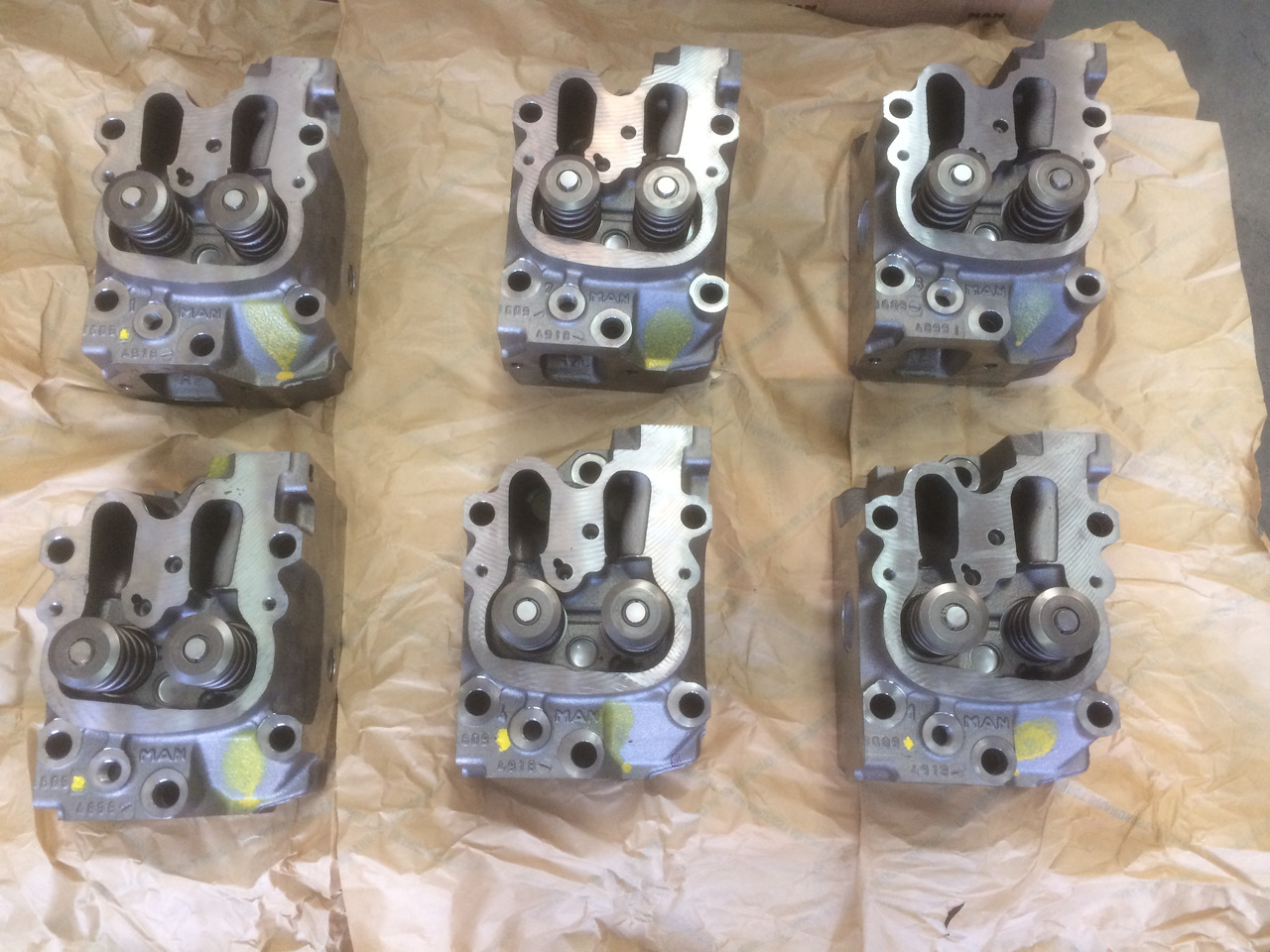 TESTATA MAN E2866 / E2876 / E2848 / E2842 - GAS - Motor fej: 2 kép. TESTATA MAN E2866 / E2876 / E2848 / E2842 - GAS - Motor fej: 2 kép.
