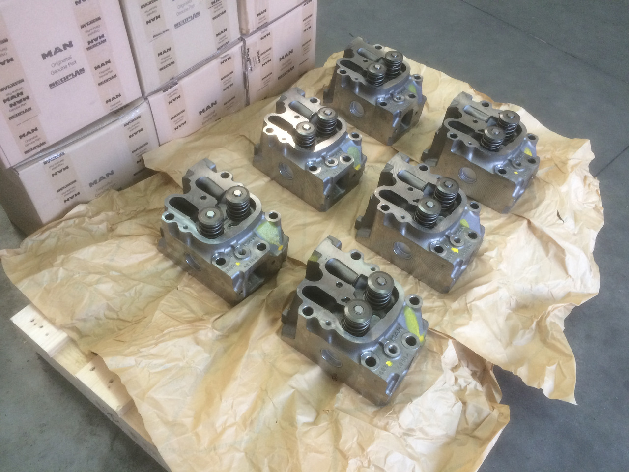TESTATA MAN E2866 / E2876 / E2848 / E2842 - GAS - Motor fej: 3 kép. TESTATA MAN E2866 / E2876 / E2848 / E2842 - GAS - Motor fej: 3 kép.