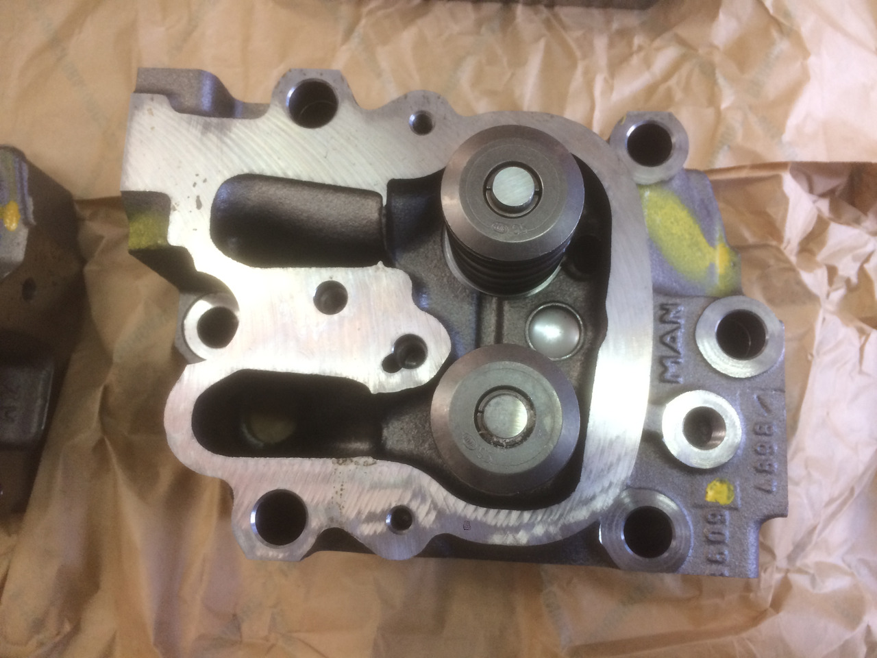 TESTATA MAN E2866 / E2876 / E2848 / E2842 - GAS - Motor fej: 5 kép. TESTATA MAN E2866 / E2876 / E2848 / E2842 - GAS - Motor fej: 5 kép.
