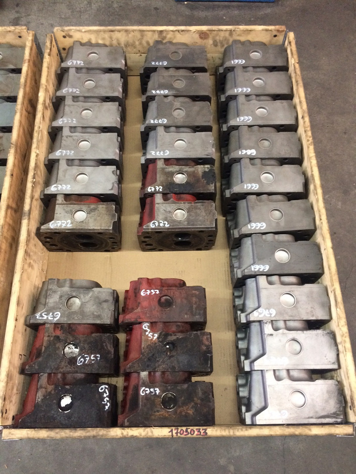TESTATA MOTORE MAN D2865 / D2866 2V / D2876 2V / D2848 2V / D2840 2V / D2842 2V - Motor fej: 1 kép. TESTATA MOTORE MAN D2865 / D2866 2V / D2876 2V / D2848 2V / D2840 2V / D2842 2V - Motor fej: 1 kép.