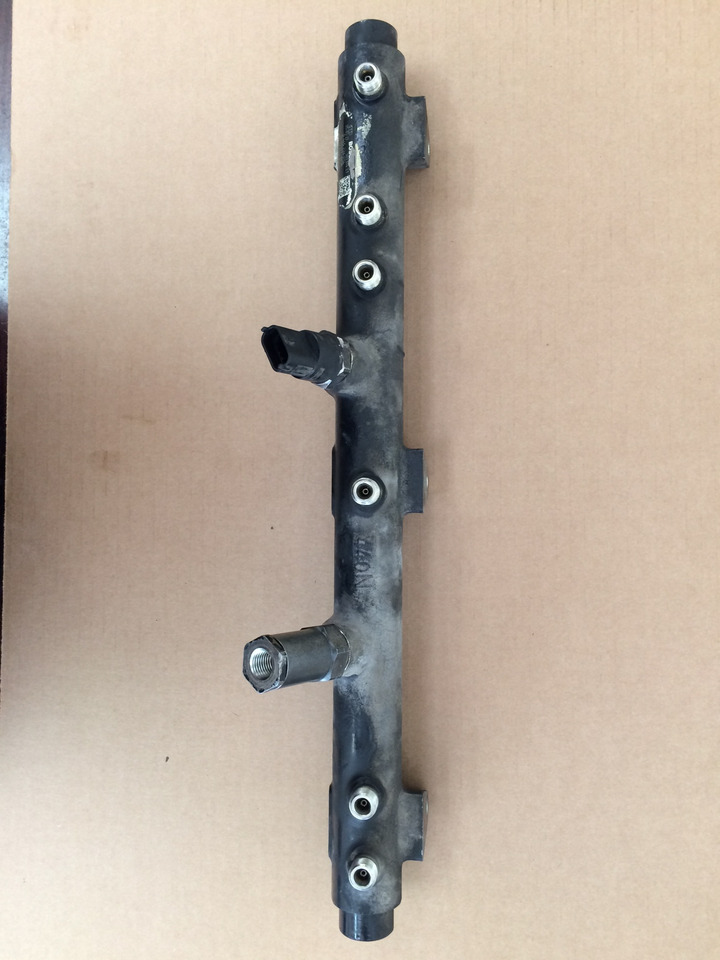 TUBO PRESSIONE COMMON RAIL MAN 51103116038 - Üzemanyagrendszer: 2 kép. TUBO PRESSIONE COMMON RAIL MAN 51103116038 - Üzemanyagrendszer: 2 kép.