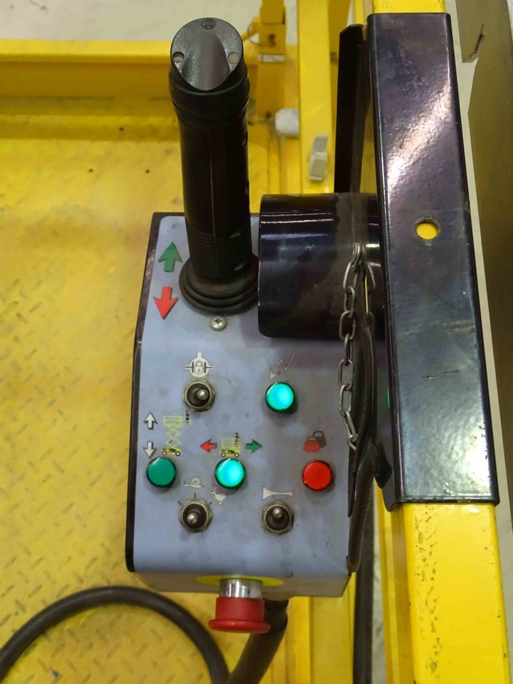 Haulotte COMPACT12RTE - Építőipari gépek: 4 kép. Haulotte COMPACT12RTE - Építőipari gépek: 4 kép.