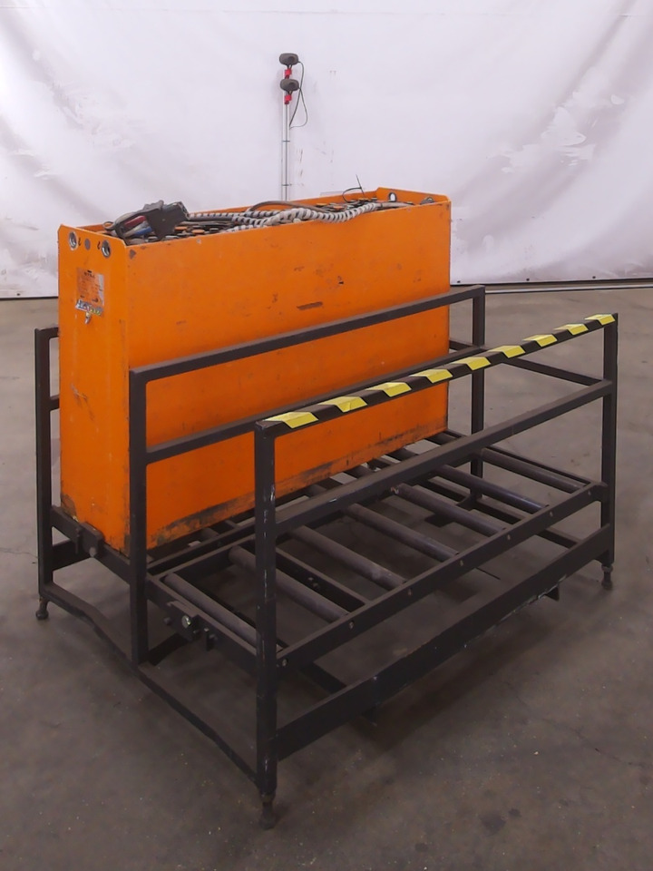 Midac 48V620AH+WECHSEL - Építőipari gépek: 2 kép. Midac 48V620AH+WECHSEL - Építőipari gépek: 2 kép.