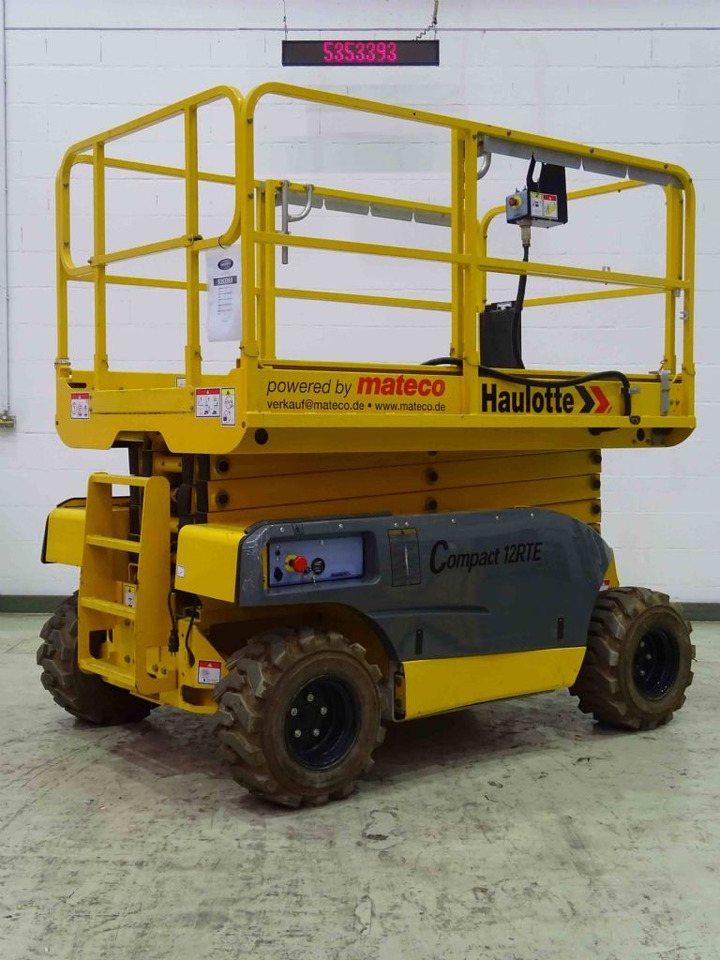 Haulotte COMPACT12RTE - Ollós emelő: 2 kép. Haulotte COMPACT12RTE - Ollós emelő: 2 kép.