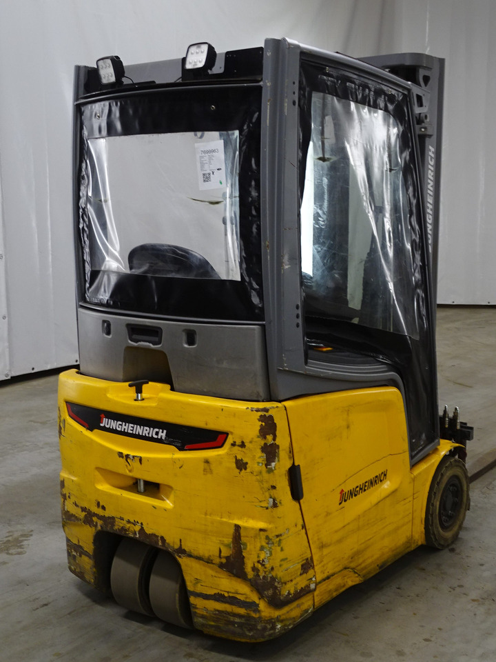 Jungheinrich EFG215 - Elektromos targonca: 2 kép. Jungheinrich EFG215 - Elektromos targonca: 2 kép.